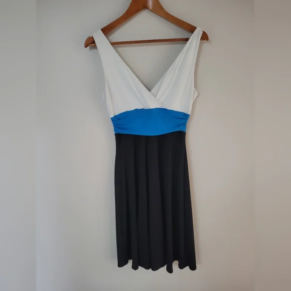 Colorblock A-line dress - Picture 2 of 6